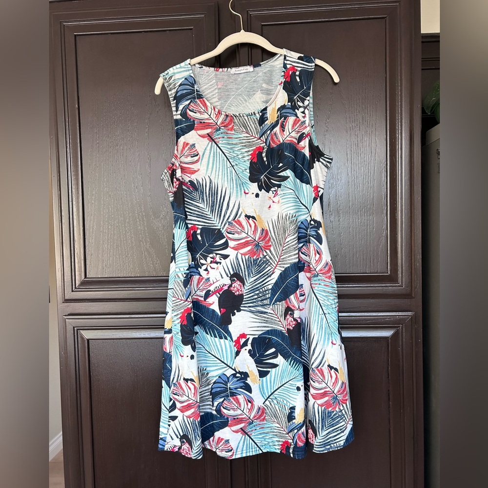 SIMPLE FUN size large dress with side pockets